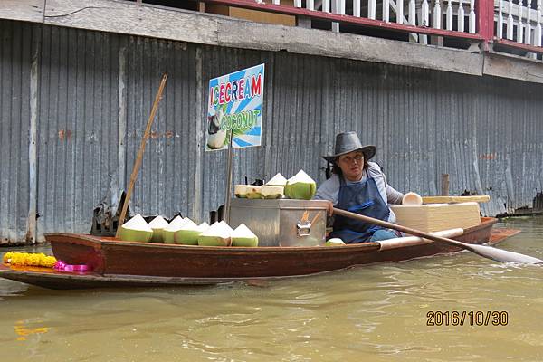 105-10-28～11-1曼谷5天4夜...丹能莎朵水上市場(坐船遊河)