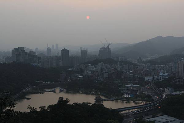 106-4-8內湖趴趴走~康樂山親山步道夜景