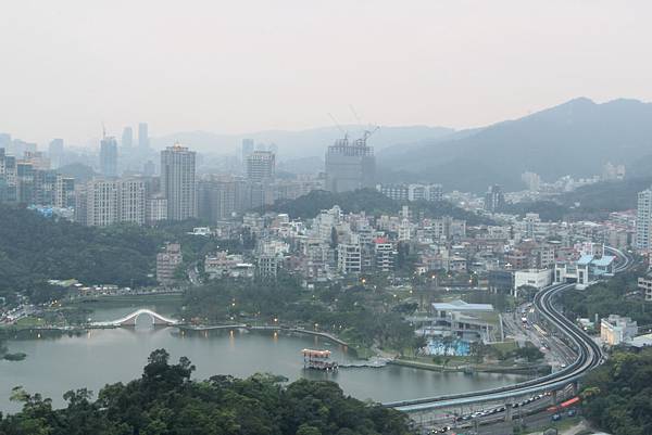 106-4-8內湖趴趴走~康樂山親山步道夜景