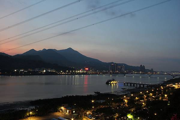 106-9-10淡水趴趴走~關渡宮夜拍