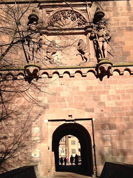 0222 at Heidelberg - 古堡入口處 到處都有藝術雕飾