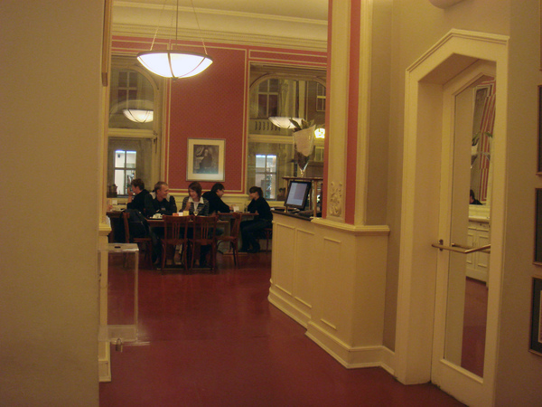 Café Louvre