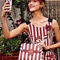 thefemin-dolce-amp-gabbana-brings-on-the-smiles-with-spring-eyewear-campaign-02.jpg