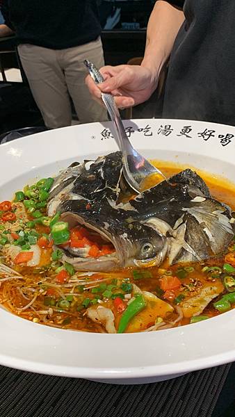 桃園美食｜味蕾上的刺激探險！「錄鼎記魚頭酸菜魚」文中店 ─ 