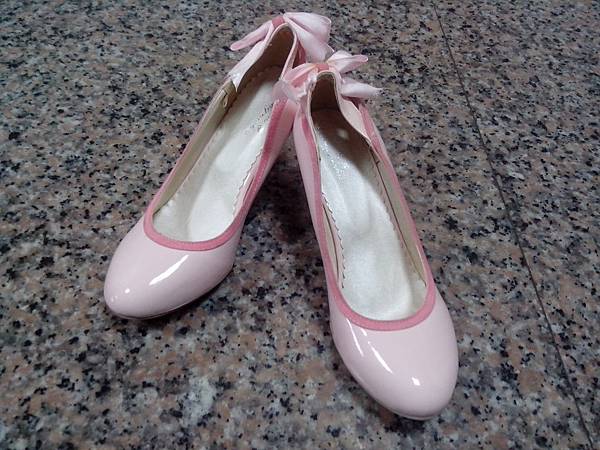 【送出】全新  粉色蝴蝶結跟鞋  23.5號