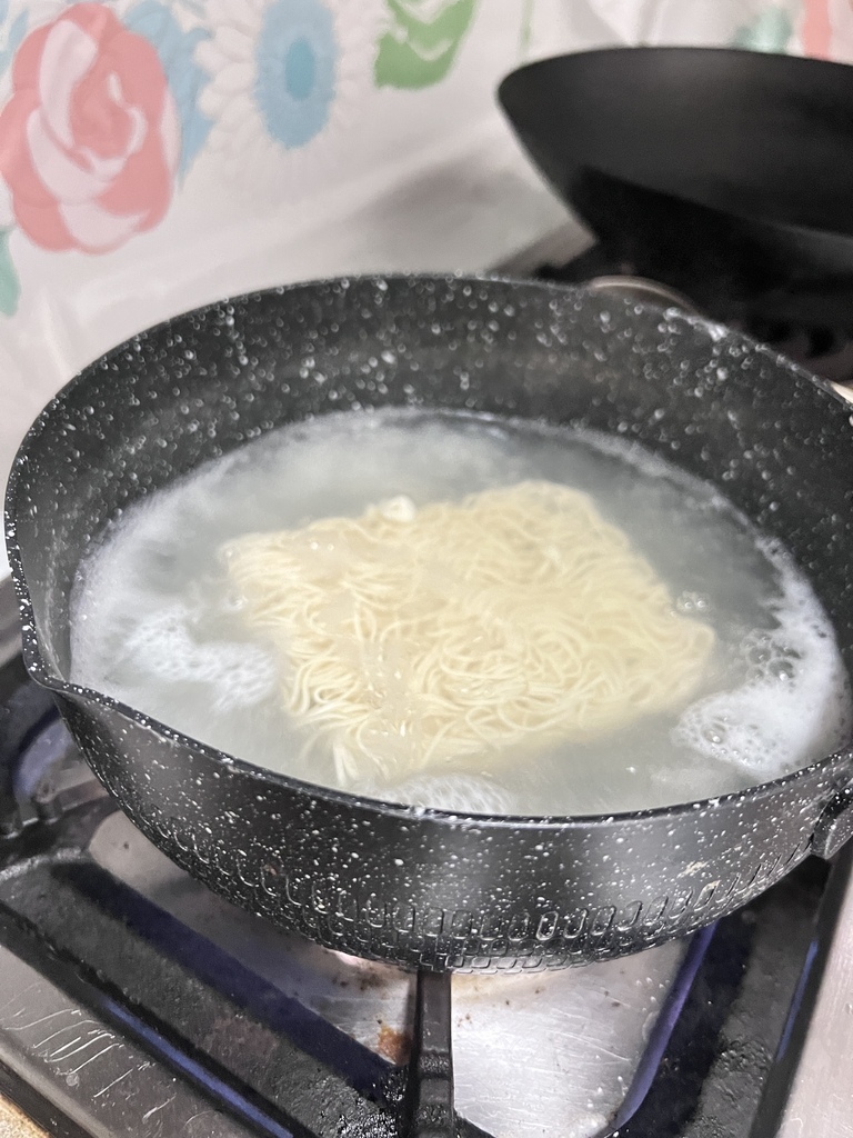 【漢來美食來拌麵/火鍋湯底】宅配美食推薦-來拌麵火鍋湯底開箱