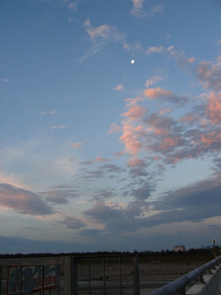 台東的日出3那是月亮.jpg