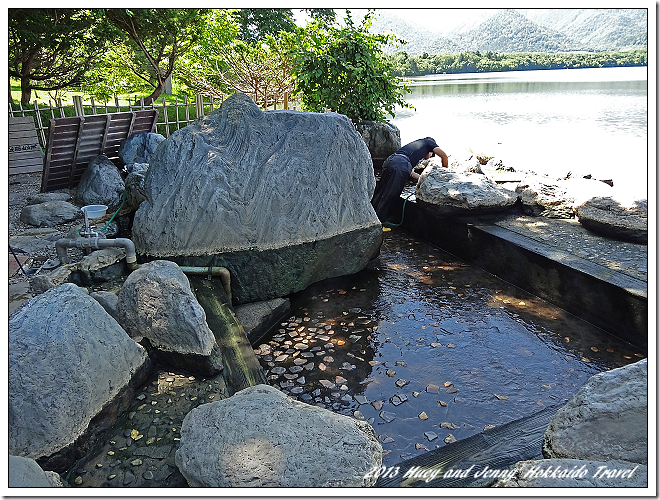 20130719_04 無料古丹露天溫泉~殘念掃除中 004s