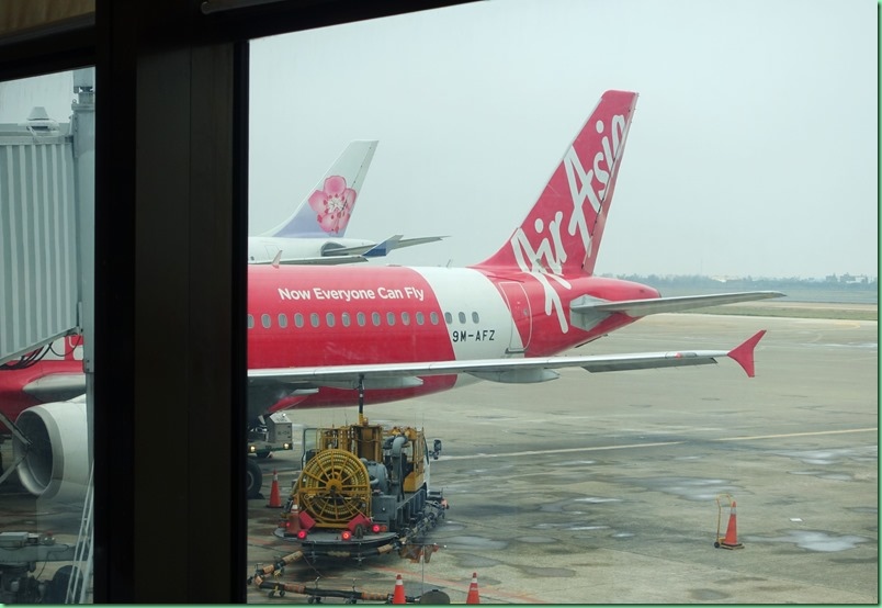 20170401_04 亞洲航空登機起飛 009s