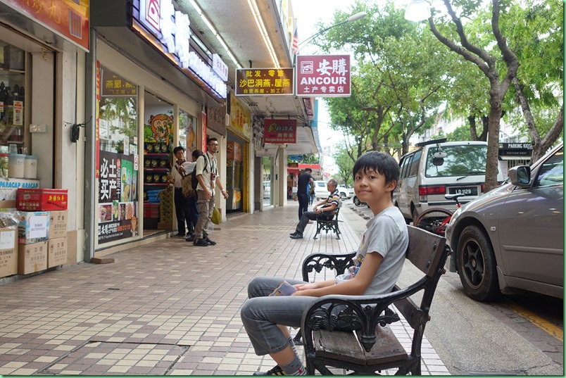 20170401_08 加雅街吃吃喝喝 011 安購土產店s