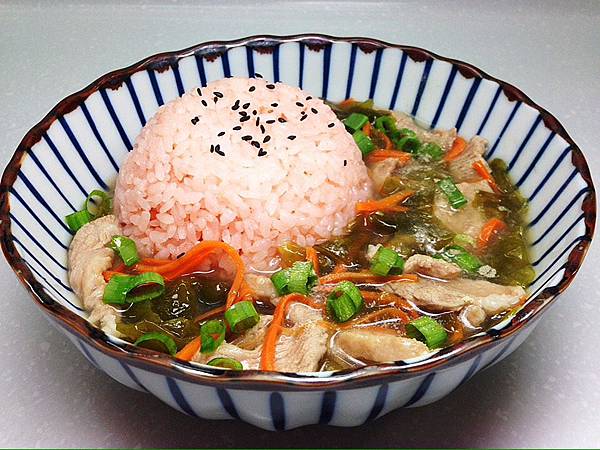 綠藻肉片羹燴彩米飯 綠藻肉片羹燴彩米飯
