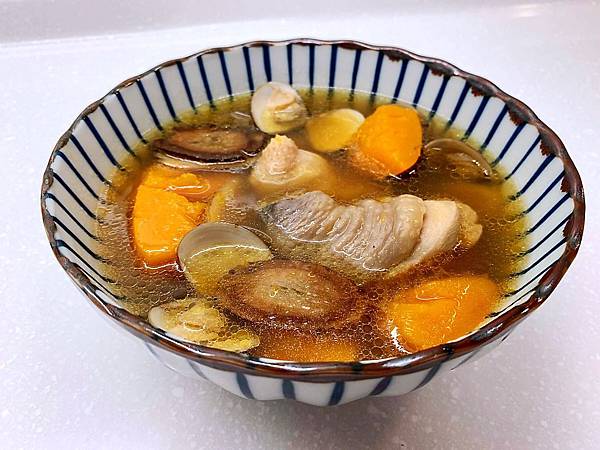 牛蒡南瓜蛤蜊雞湯-1 牛蒡南瓜蛤蜊雞湯-1
