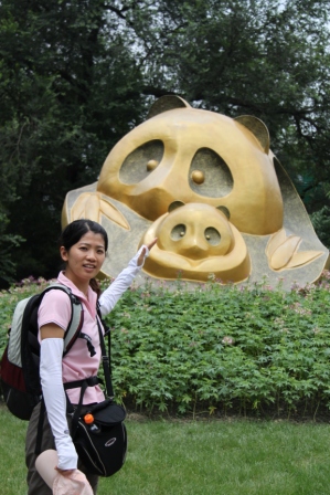 1熊貓銅像.JPG