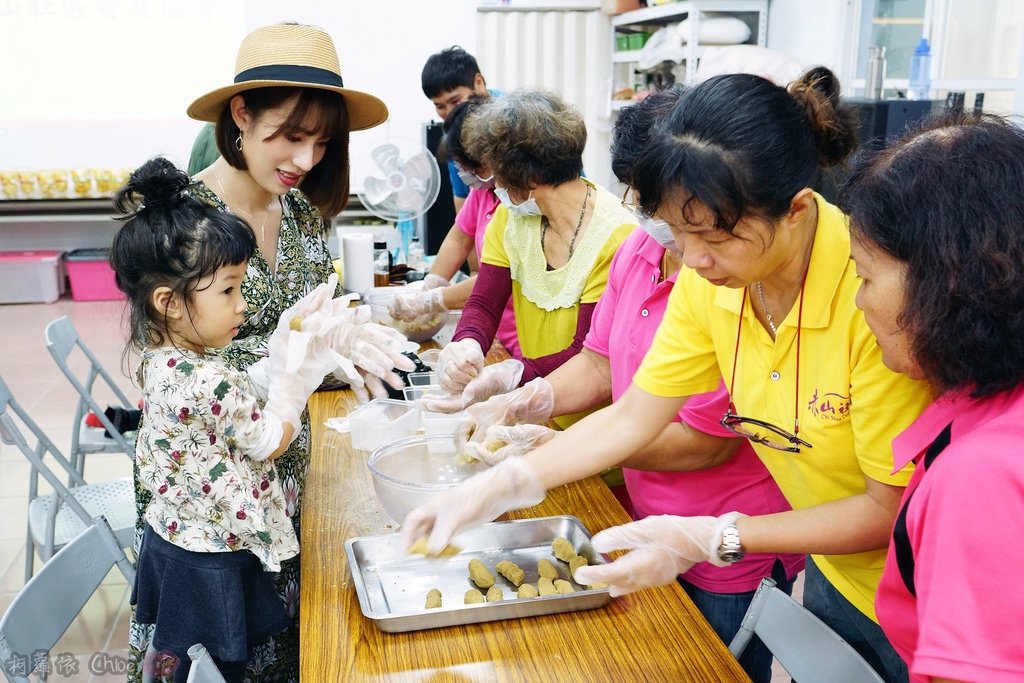 屏東一日遊 185沿山觀光郵輪巴士隨著巴士定點玩透透 親子旅行 山川琉璃吊橋美景➡️隘寮勝利門➡️ 銘泉生態休閒農場Y➡️萬金教堂➡️赤山社區黑搓巧79.JPG