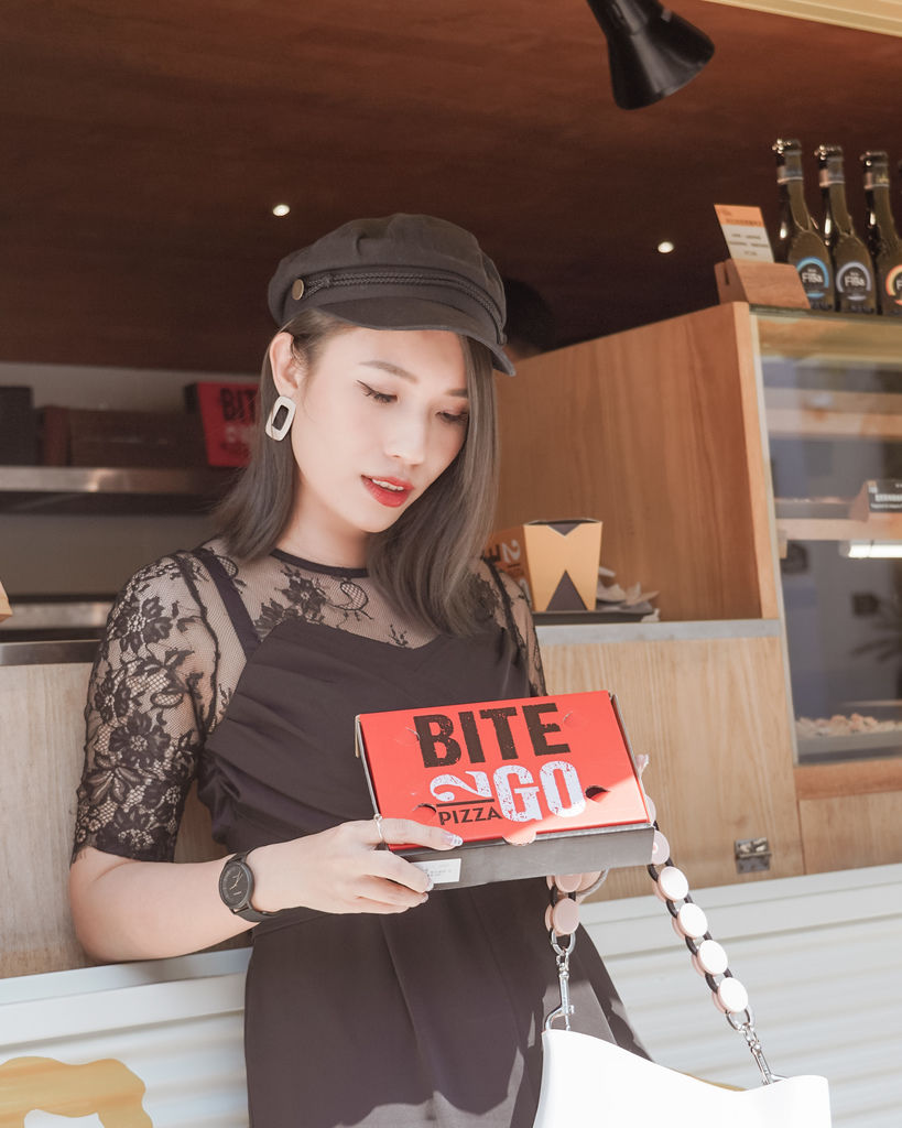 高雄美食 BITE 2 GO 義式快餐店 薄多義旗下外帶店 純白色餐車超吸睛5.jpg