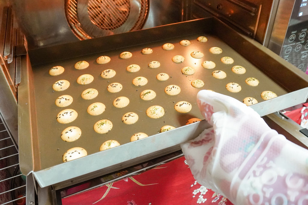 餅乾食譜 古早味海苔芝麻餅乾 零失敗一次成功 奶油香氣濃郁 脆口好吃25.JPG