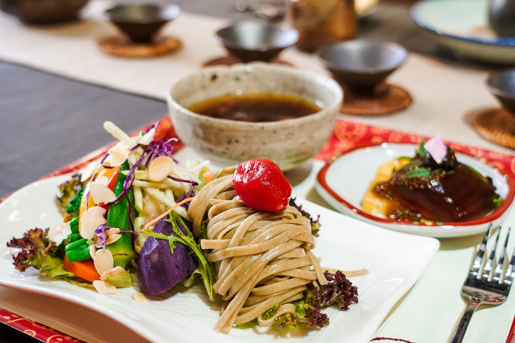 高雄旗山美食 六梅草堂 香食茶器禪風美學 無菜單料理餐廳 走進日式老屋體驗五感料理51.jpg