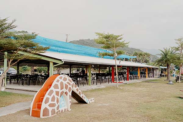 屏東枋山美食IG景點 三個傻瓜海景咖啡暨傻瓜天堂露營區 美食簡餐 芒果冰沙必點17.jpg