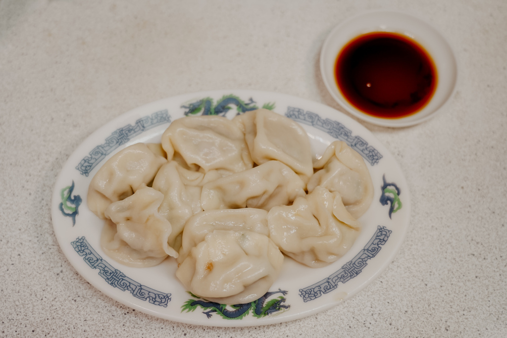 屏東 胡家牛肉麵店 勝利路上傳承近50年的老店 牛肉麵 酸辣湯必點14.jpg