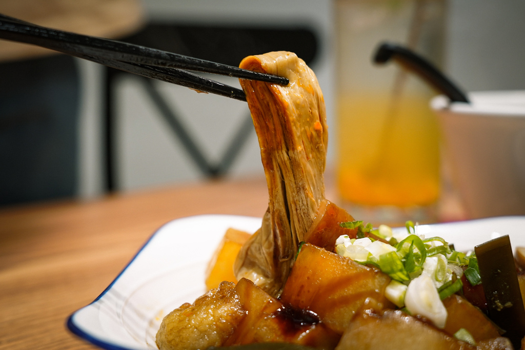 台南東區 好春麵飲  文青質感風麵店 滷菜激推四川秘製辣油味道更升級！２２.jpg