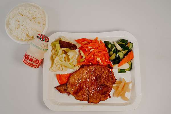 高雄便當店 豐味排骨飯 菜色豐富不油膩 有媽媽的味道 百元內平價便當 可外帶內用外送19.jpg 高雄便當店 豐味排骨飯 菜色豐富不油膩 有媽媽的味道 百元內平價便當 可外帶內用外送19.jpg