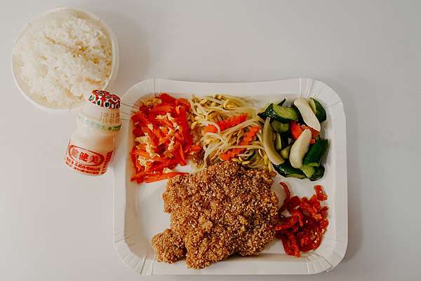 高雄便當店 豐味排骨飯 菜色豐富不油膩 有媽媽的味道 百元內平價便當 可外帶內用外送35.jpg 高雄便當店 豐味排骨飯 菜色豐富不油膩 有媽媽的味道 百元內平價便當 可外帶內用外送35.jpg