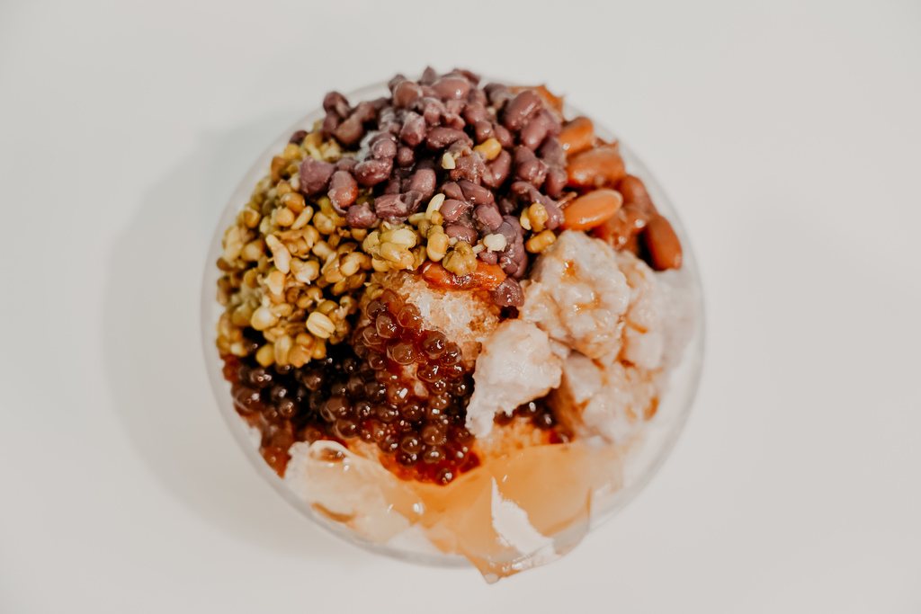 台南冰店 花園冰果舖 近Costco 八寶冰 季節限定草莓雪花冰即將登場31.jpg
