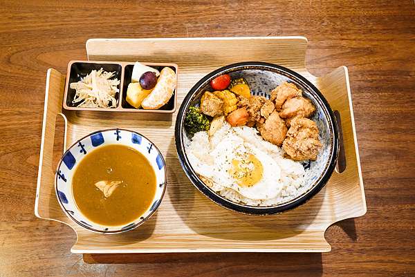 台南中西區 早午餐推薦 客徠食classic早午餐 輕食咖啡 咖哩飯 近台南大學20.jpg