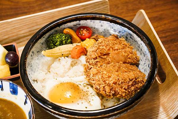 台南中西區 早午餐推薦 客徠食classic早午餐 輕食咖啡 咖哩飯 近台南大學29.jpg