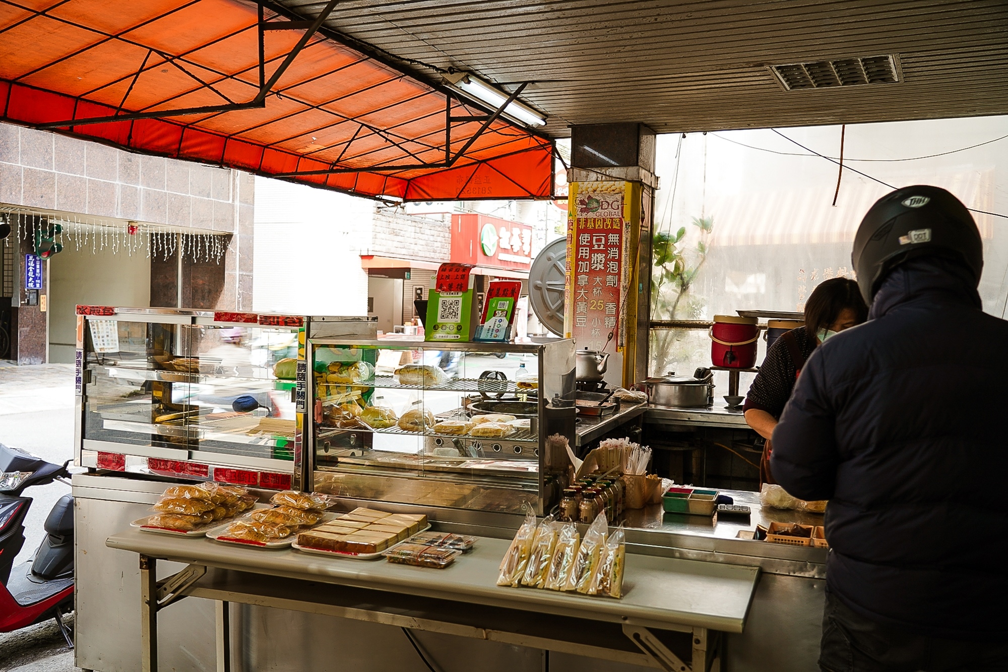 台南永康 五星級豆漿早餐店 在地20年傳統早餐店 店家自製割包 燒餅必吃3.jpg