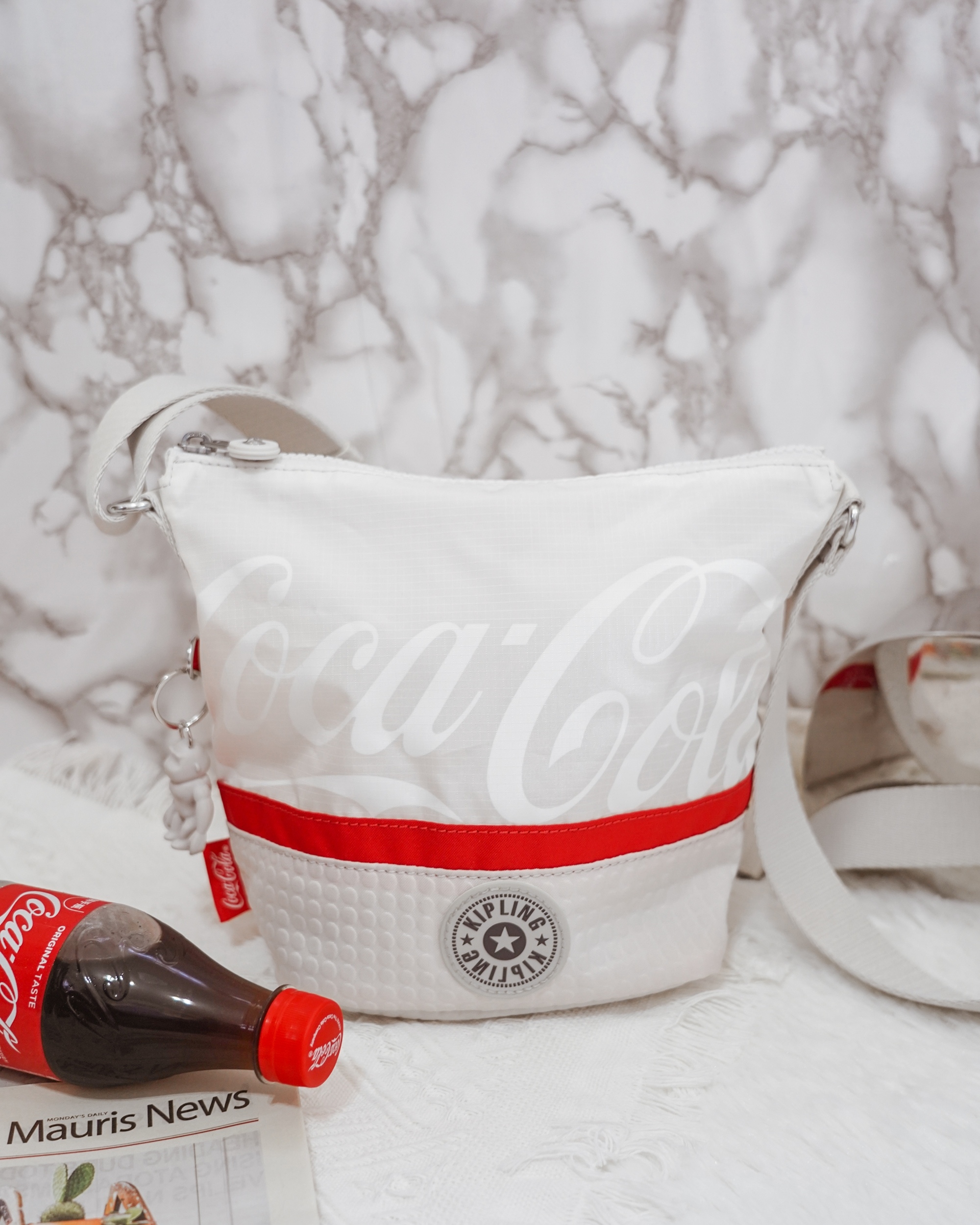 Kipling  Coca-Cola 聯名款 百搭包款 2021走春潮流單品推薦10.jpg