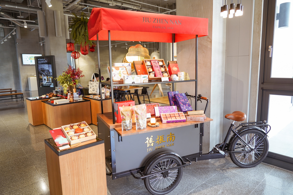 舊振南喜餅 質感花伴禮盒登場 品味漢餅美學 精品中式喜餅推薦 @高雄舊振南漢餅文化館20.jpg