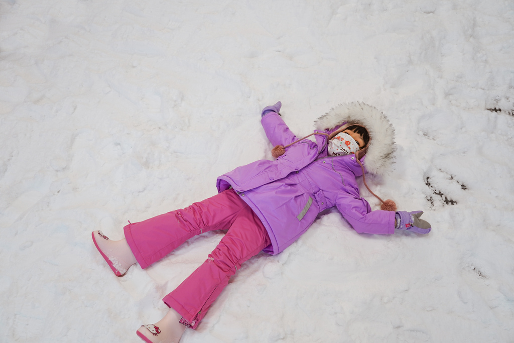 高雄飄雪樂園 不出國也能玩雪 體驗零下三度雪花從天而降 偽出國親子行程38.JPG