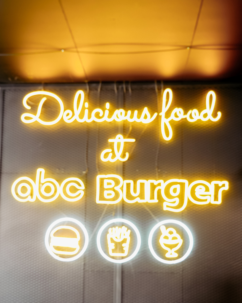 台南中西区美食 ABC BURGER 美式复古汉堡店 手拍汉堡肉 双层花生酱牛肉堡必吃6.JPG