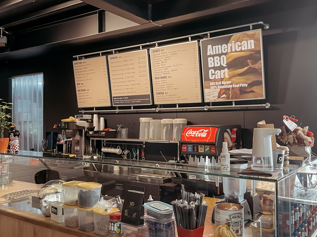 台南中西区美食 ABC BURGER 美式复古汉堡店 手拍汉堡肉 双层花生酱牛肉堡必吃7.JPG