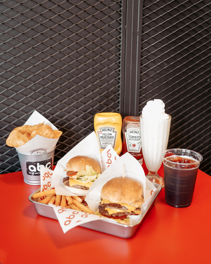 台南中西区美食 ABC BURGER 美式复古汉堡店 手拍汉堡肉 双层花生酱牛肉堡必吃11.JPG