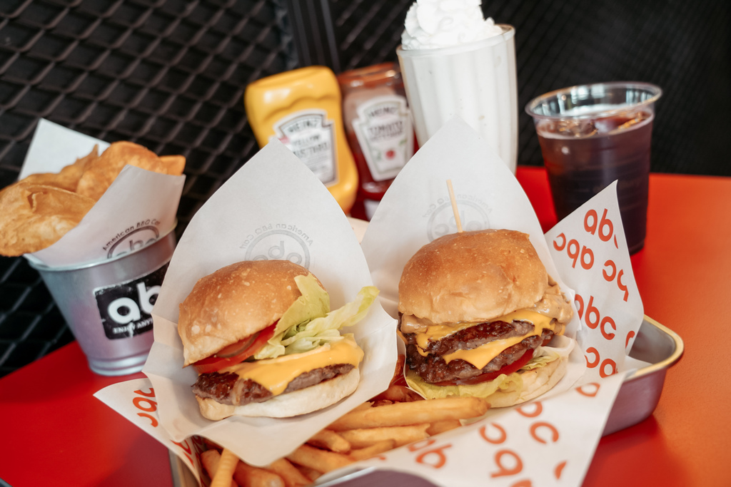 台南中西区美食 ABC BURGER 美式复古汉堡店 手拍汉堡肉 双层花生酱牛肉堡必吃12.JPG