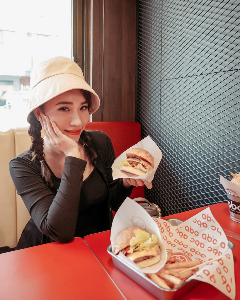 台南中西區美食 ABC BURGER 美式復古漢堡店 手拍漢堡肉 雙層花生醬牛肉堡必吃14.JPG