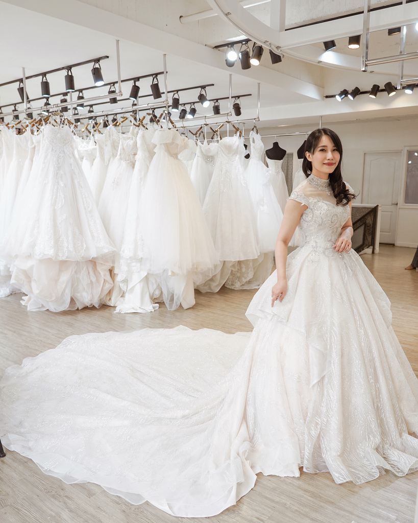 台南自助婚紗｜伊頓婚紗 婚紗禮服租借 宴客手工白紗 晚禮服 西服挑選紀錄 @伊頓自助婚紗台南旗艦店21.jpg