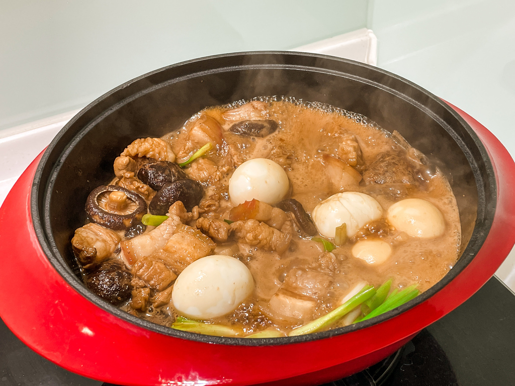 鑄鐵鍋食譜 三道家常菜必學 滷五花肉 櫻花蝦油飯 奶香蛤蠣(MULTEE摩堤)21.jpg