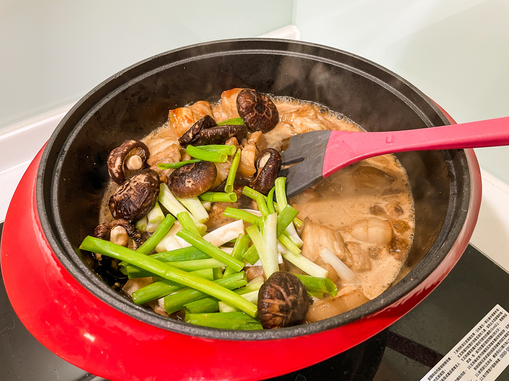 鑄鐵鍋食譜 三道家常菜必學 滷五花肉 櫻花蝦油飯 奶香蛤蠣(MULTEE摩堤)20.jpg