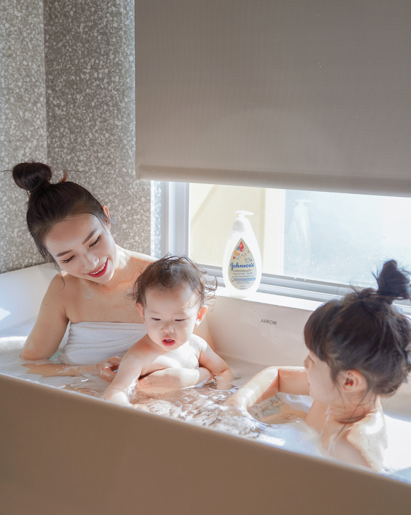 嬌生嬰兒沐浴推薦棉柔清透系列新上市 給寶貝肌膚的舒敏魔法 大人小孩都適用12.JPG