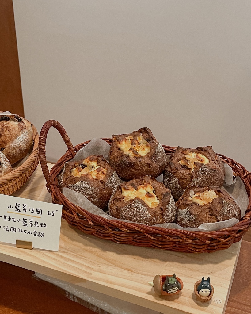 台南北區麵包甜點 Pan du du 松露奶油捲好好吃 龍貓菠蘿請先預訂以免搶不到6.jpg