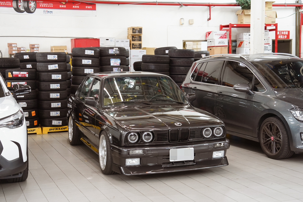 歐固德台南汽車保養廠推薦 麗車坊台南永華門市 BMW 520d 5萬公里保養 全車健檢換機油補胎43.jpg