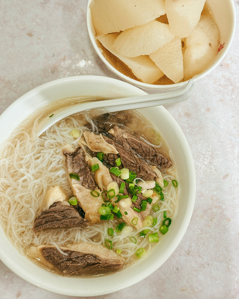 香港天后站美食 華姐清湯腩 米其林指南推薦小吃 湯頭濃郁牛腩份量不少7.jpg