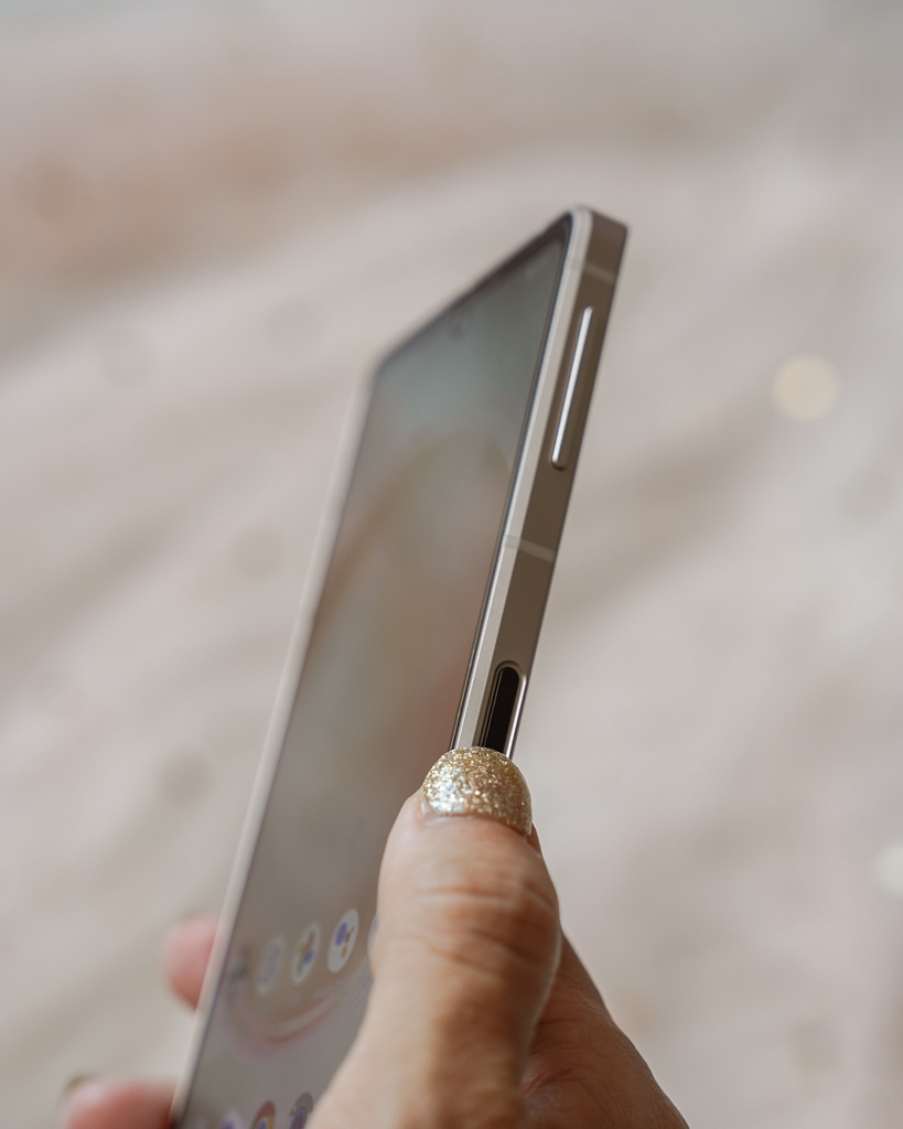 輕手機推薦SHARP AQUOS sense8開箱分享 自拍隨意點 防水防摔 日常拍美照不失手6.jpg