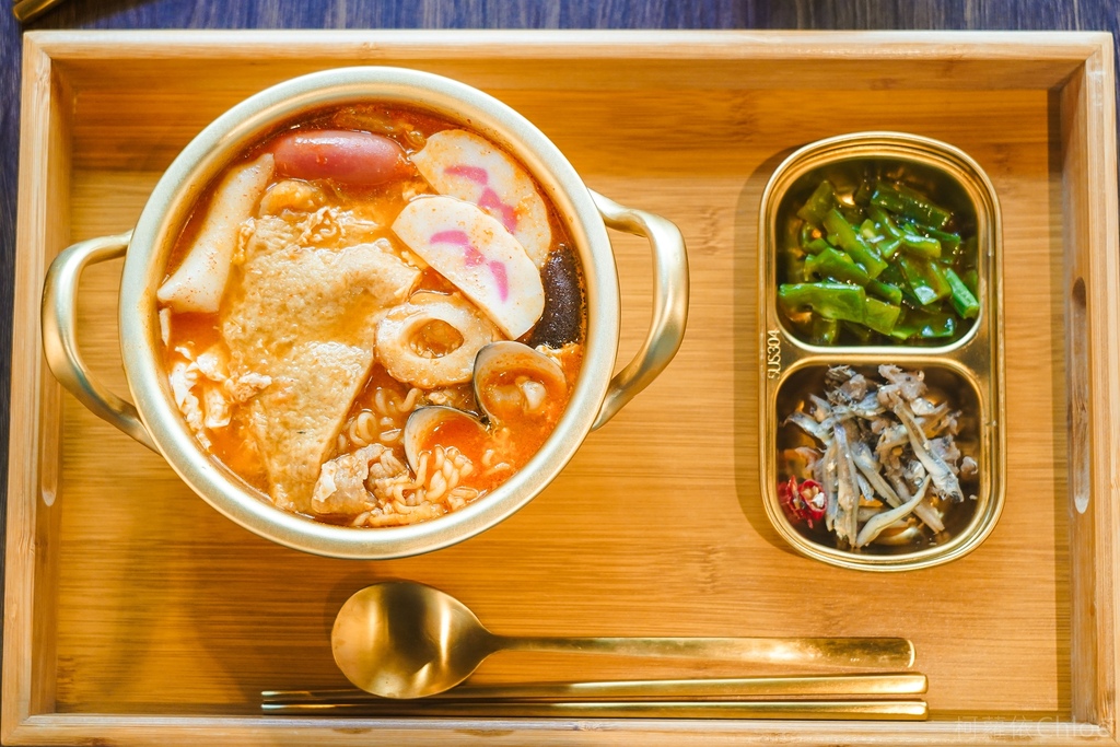 大安區美食 TJ%5CS TABLE 韓式拉麵 台式炸物 明曜百貨附近餐廳12 (2).jpg