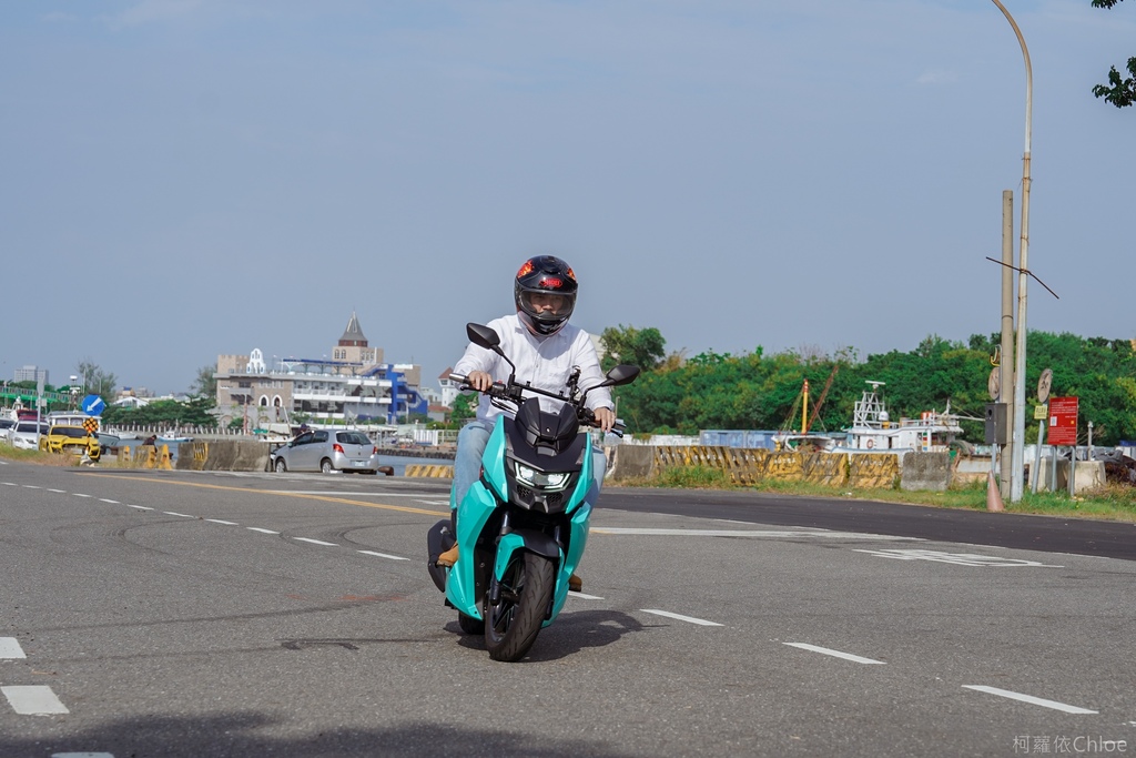 宏佳騰機車｜STR250評價試乘心得 白牌機車之王 擁有最佳馬力 通勤旅遊都很罩31.jpg