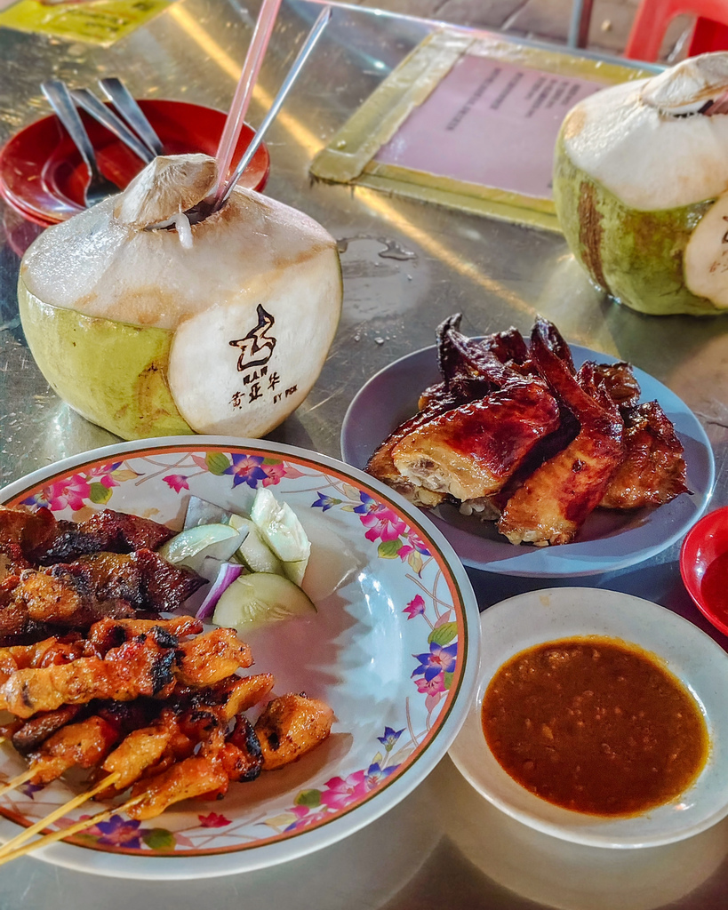 吉隆坡美食 黃亞華小食店 烤雞翅 沙嗲串亞羅街夜市必吃3A.jpg