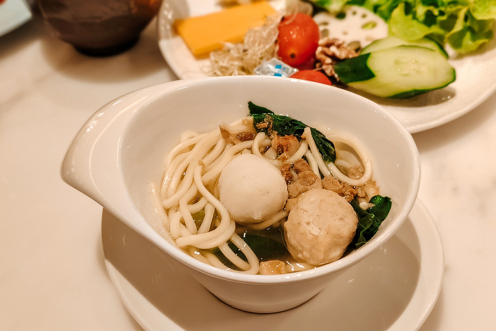 高雄住宿推薦【高雄日航酒店】家庭房開箱  早餐豐富有正宗日式早餐 推車直送港點55.jpg